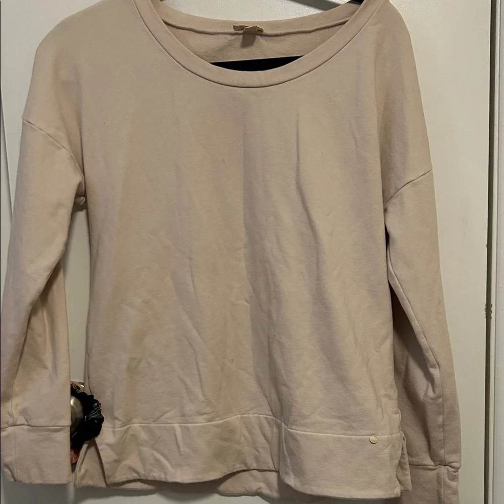Hanro Women's Light Pink Sweatshirt - Picture 1 of 3
